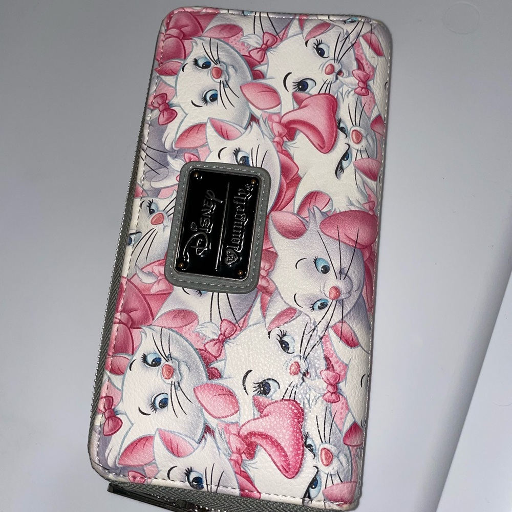 Mari from aristocrats Wallet